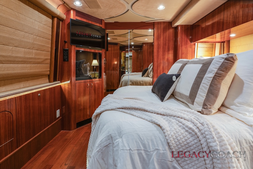 2004 Prevost Marathon XLII For Sale