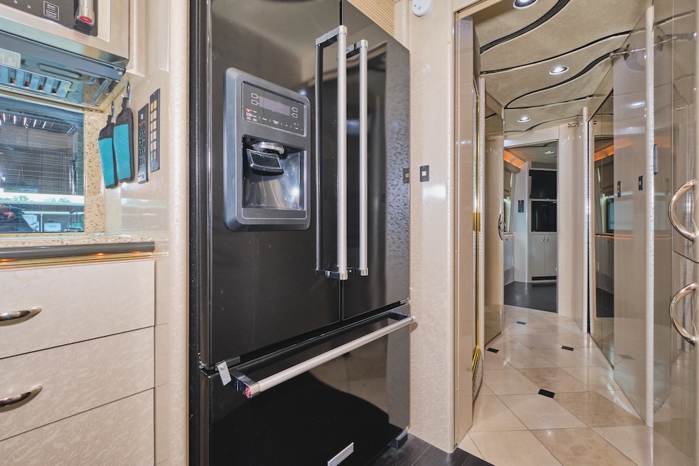 2004 Prevost Marathon XLII For Sale