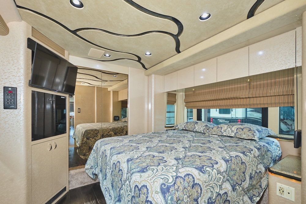2004 Prevost Marathon XLII For Sale