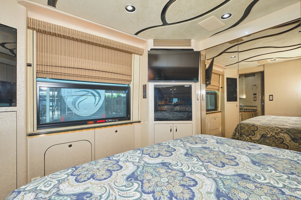 2004 Prevost Marathon XLII For Sale