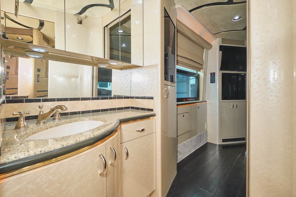 2004 Prevost Marathon XLII For Sale