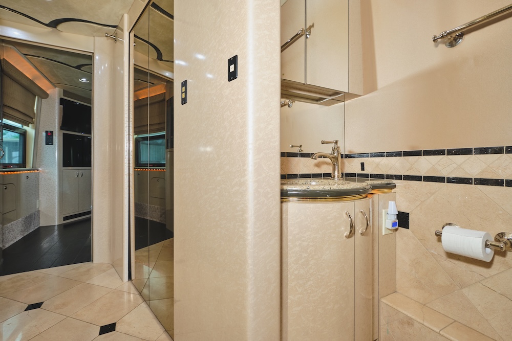 2004 Prevost Marathon XLII For Sale
