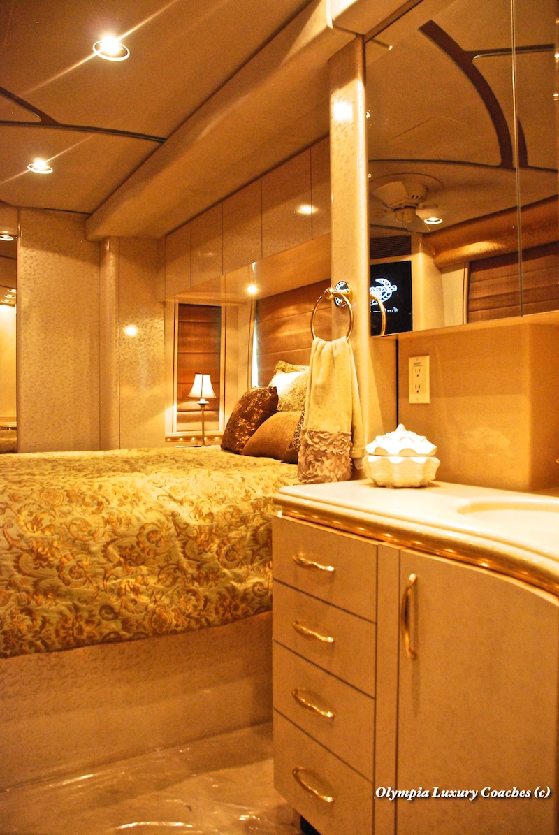 2004 Prevost Marathon XLII For Sale