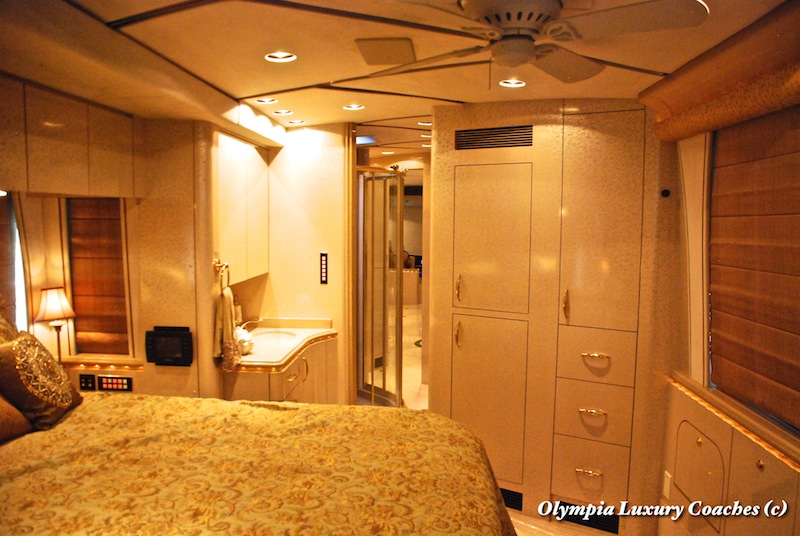 2004 Prevost Marathon XLII For Sale