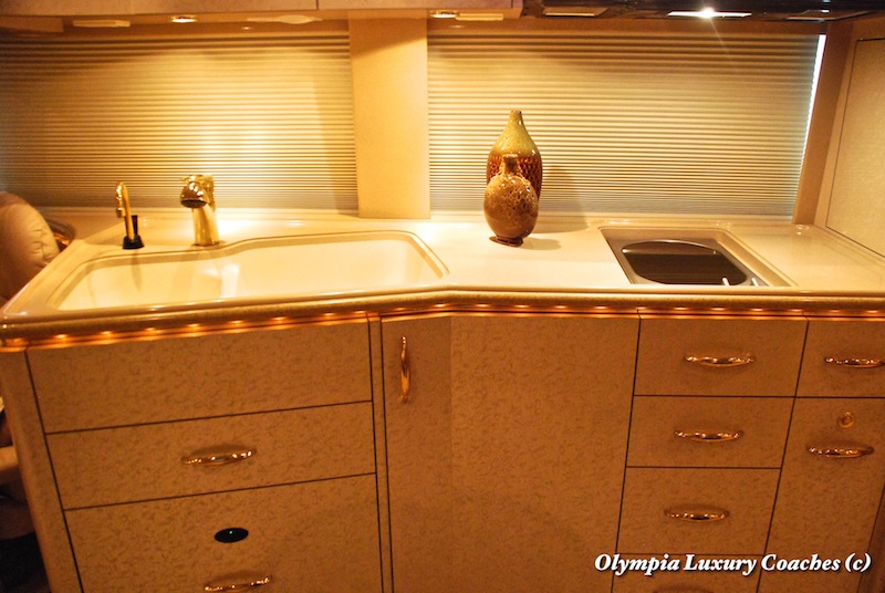 2004 Prevost Marathon XLII For Sale