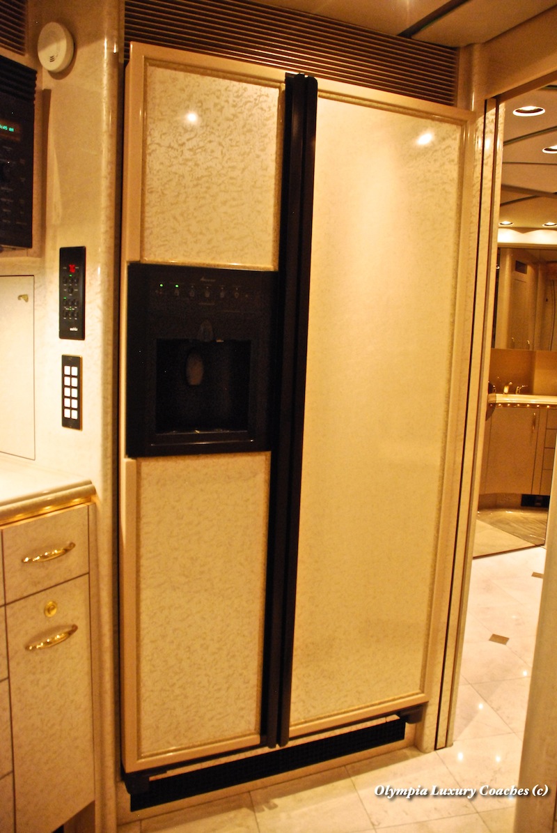 2004 Prevost Marathon XLII For Sale