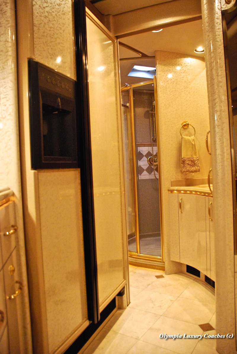 2004 Prevost Marathon XLII For Sale