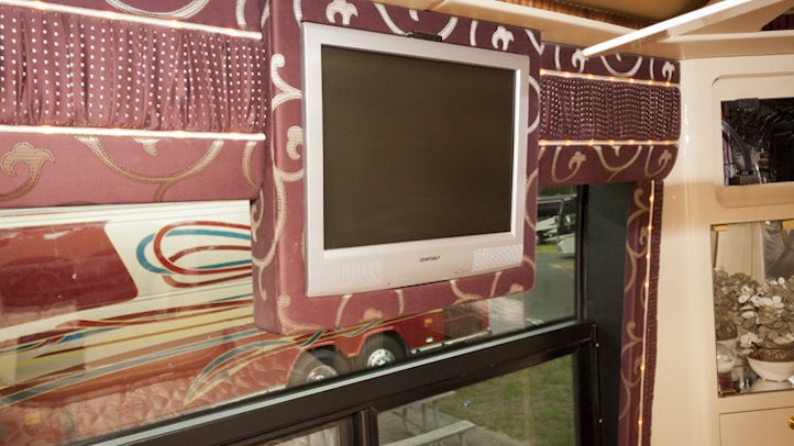 2004 Prevost Parliament H3-45 For Sale