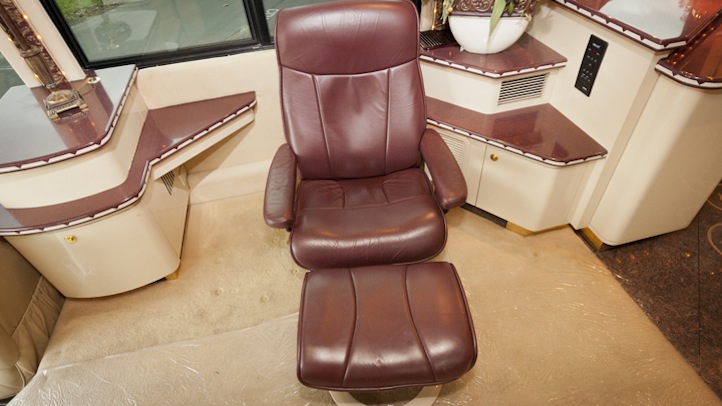 2004 Prevost Parliament H3-45 For Sale
