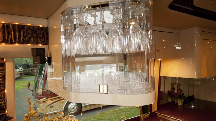2004 Prevost Parliament H3-45 For Sale