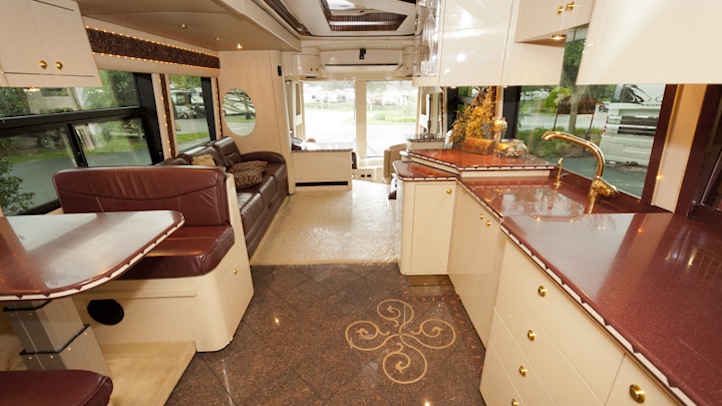 2004 Prevost Parliament H3-45 For Sale