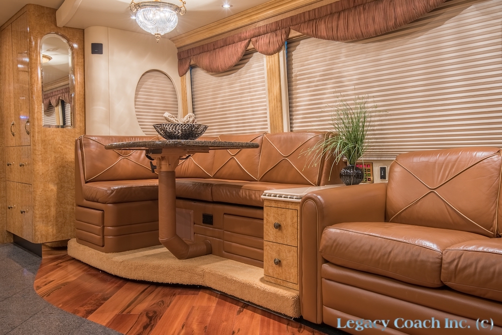 2004 Prevost Parliament H3-45 For Sale