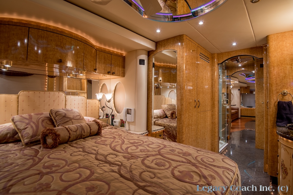 2004 Prevost Parliament H3-45 For Sale