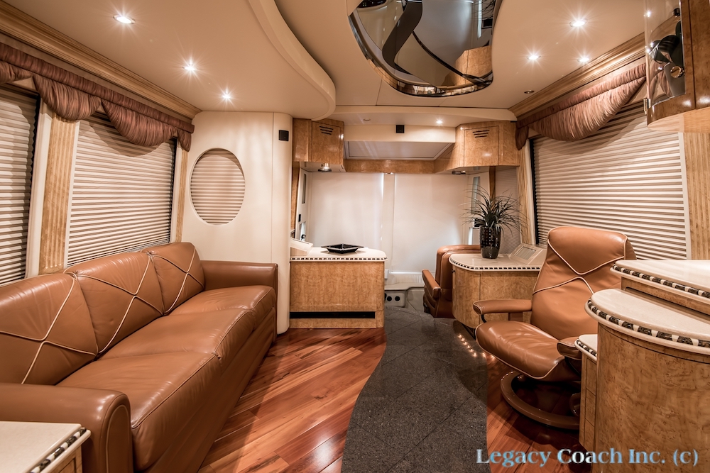 2004 Prevost Parliament H3-45 For Sale