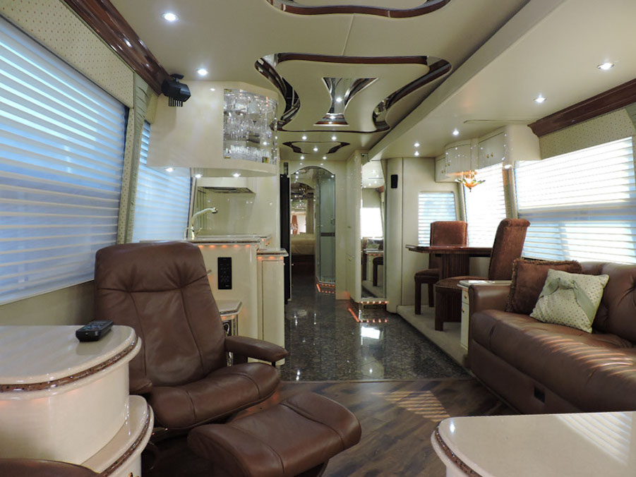 2004 Prevost Parliament H3-45 For Sale