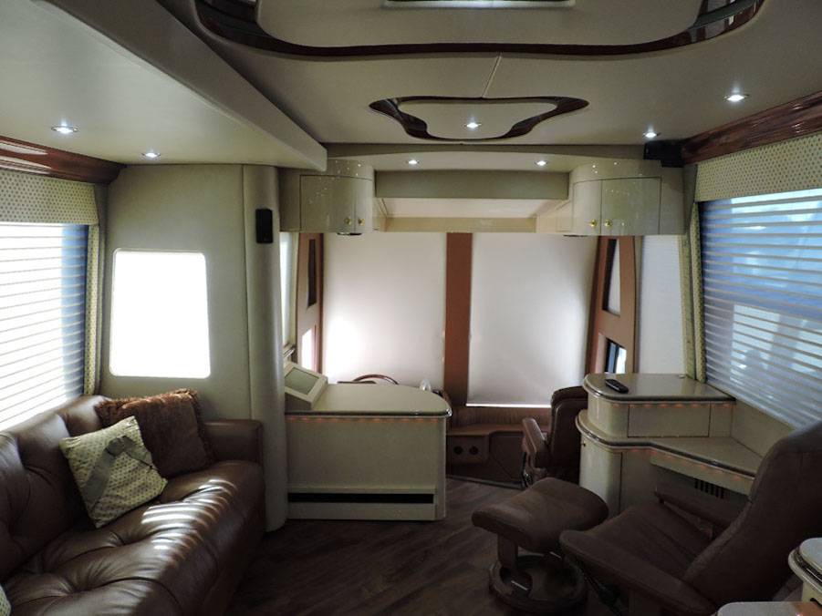 2004 Prevost Parliament H3-45 For Sale