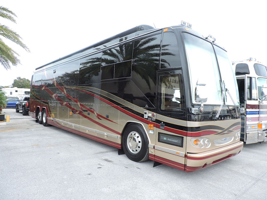 2004 Prevost Parliament H3-45 For Sale