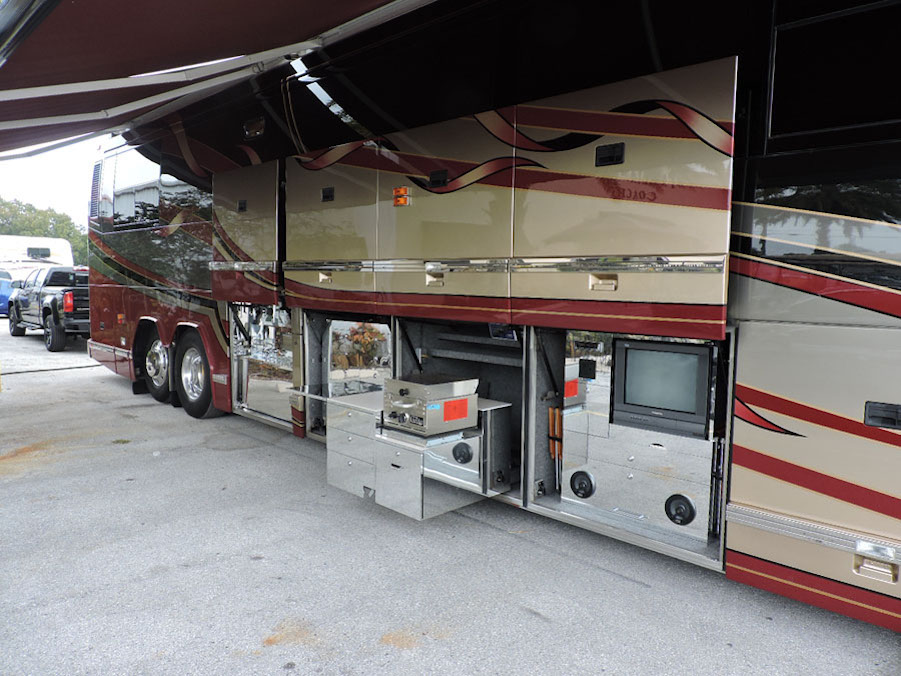 2004 Prevost Parliament H3-45 For Sale