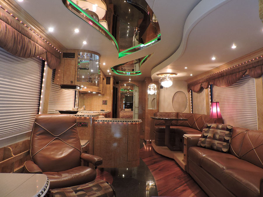 2004 Prevost Parliament H3-45 For Sale