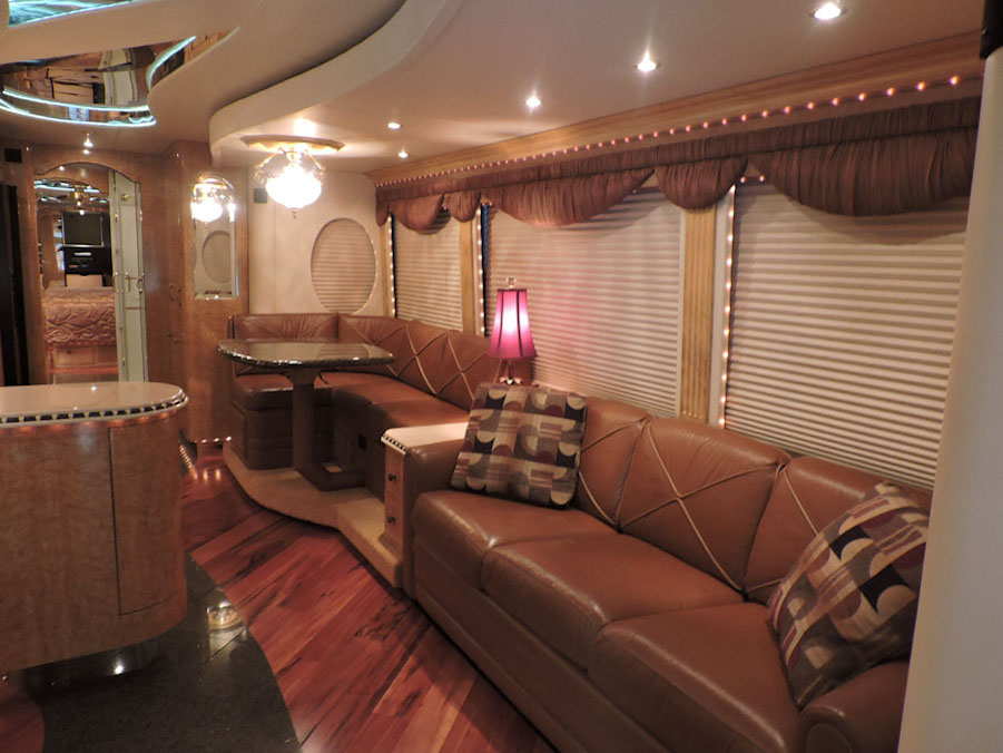 2004 Prevost Parliament H3-45 For Sale