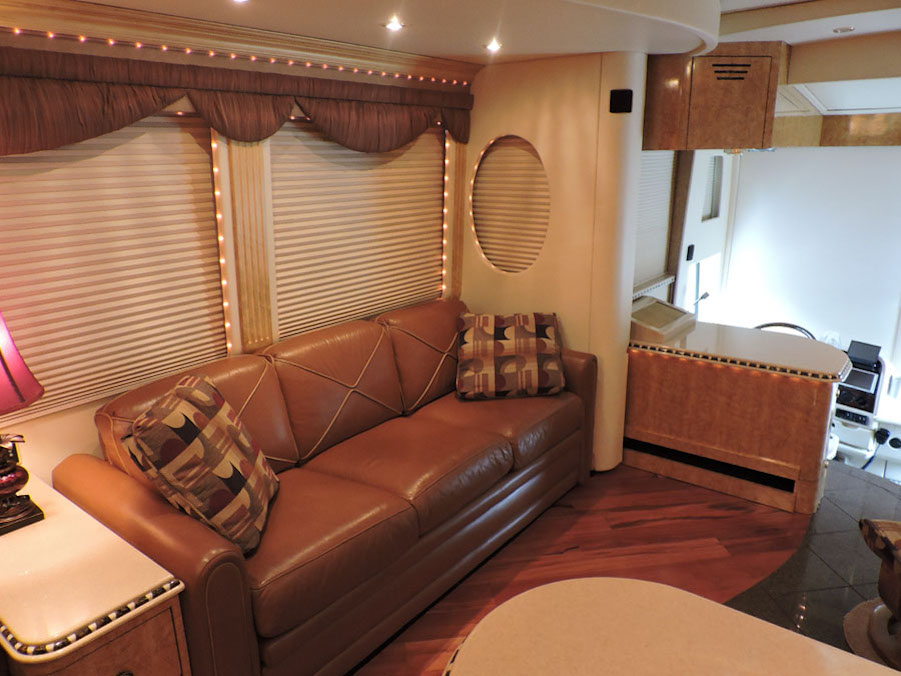 2004 Prevost Parliament H3-45 For Sale