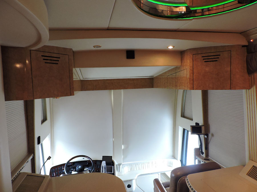 2004 Prevost Parliament H3-45 For Sale