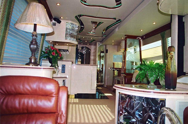 2004 Prevost Parliament H3-45 For Sale