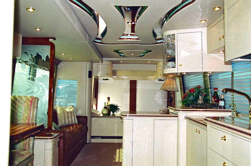 2004 Prevost Parliament H3-45 For Sale