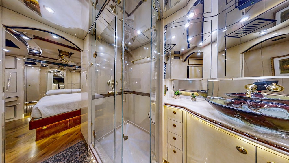 2004 Prevost Parliament H3-45 For Sale