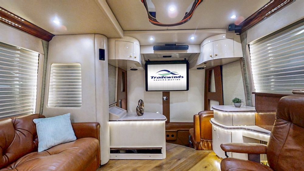 2004 Prevost Parliament H3-45 For Sale