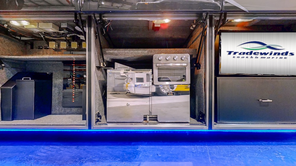 2004 Prevost Parliament H3-45 For Sale