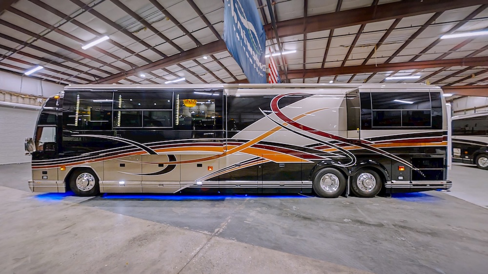 2004 Prevost Parliament H3-45 For Sale