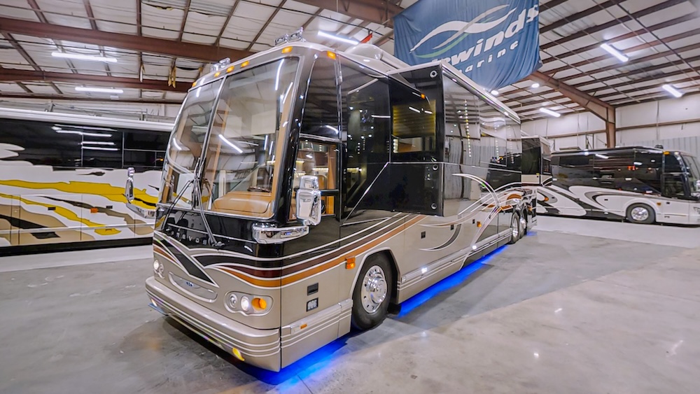 2004 Prevost Parliament H3-45 For Sale