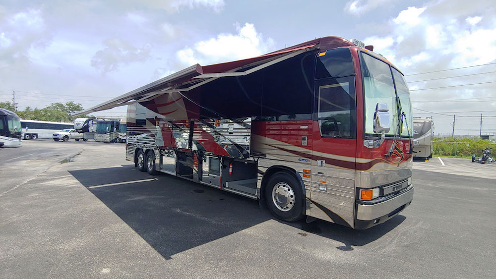 2004 Prevost Parliament XLII For Sale