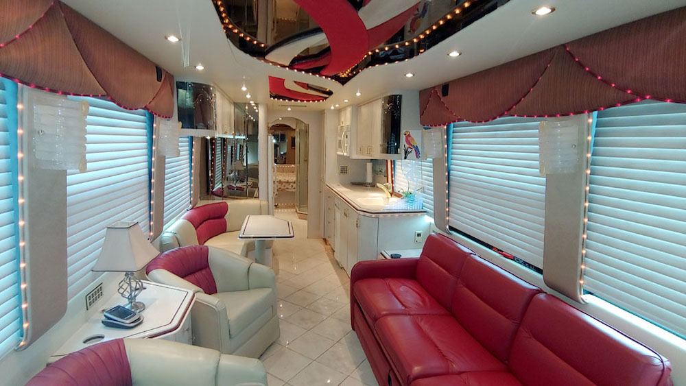 2004 Prevost Parliament XLII For Sale