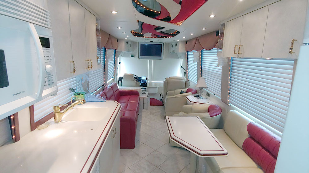 2004 Prevost Parliament XLII For Sale