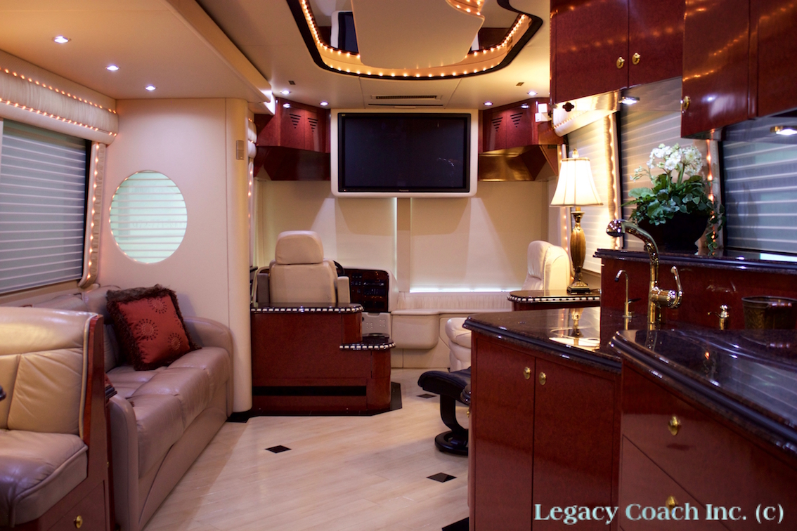 2004 Prevost Parliament XLII For Sale