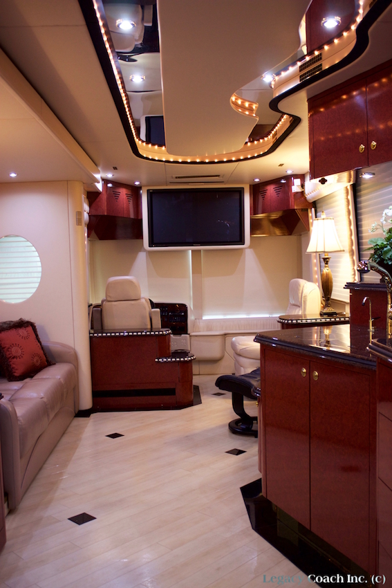 2004 Prevost Parliament XLII For Sale