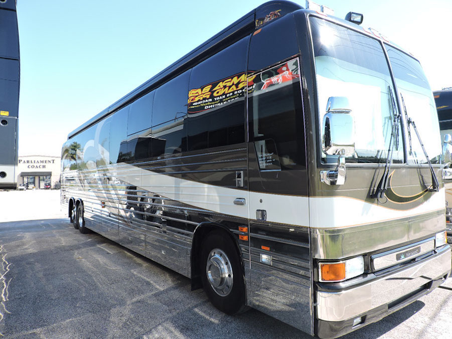 2004 Prevost Parliament XLII For Sale