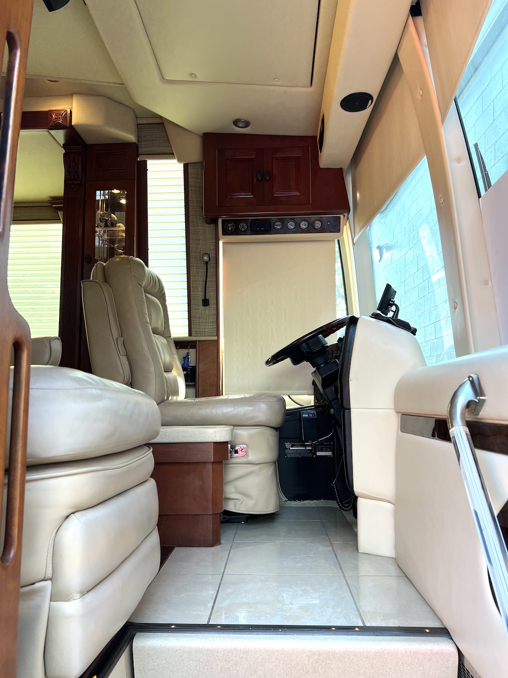 2004 Prevost Royale XLII For Sale