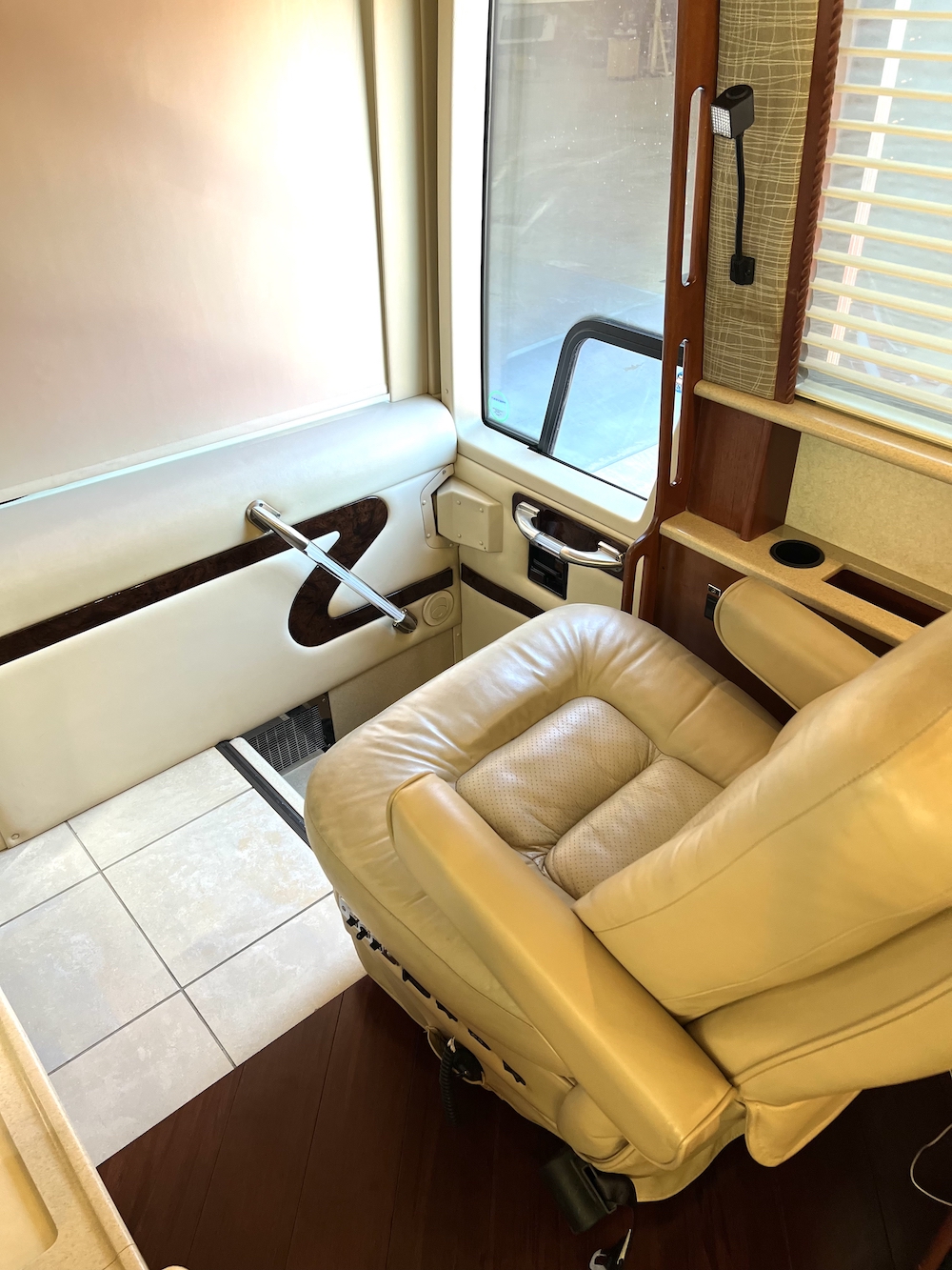 2004 Prevost Royale XLII For Sale