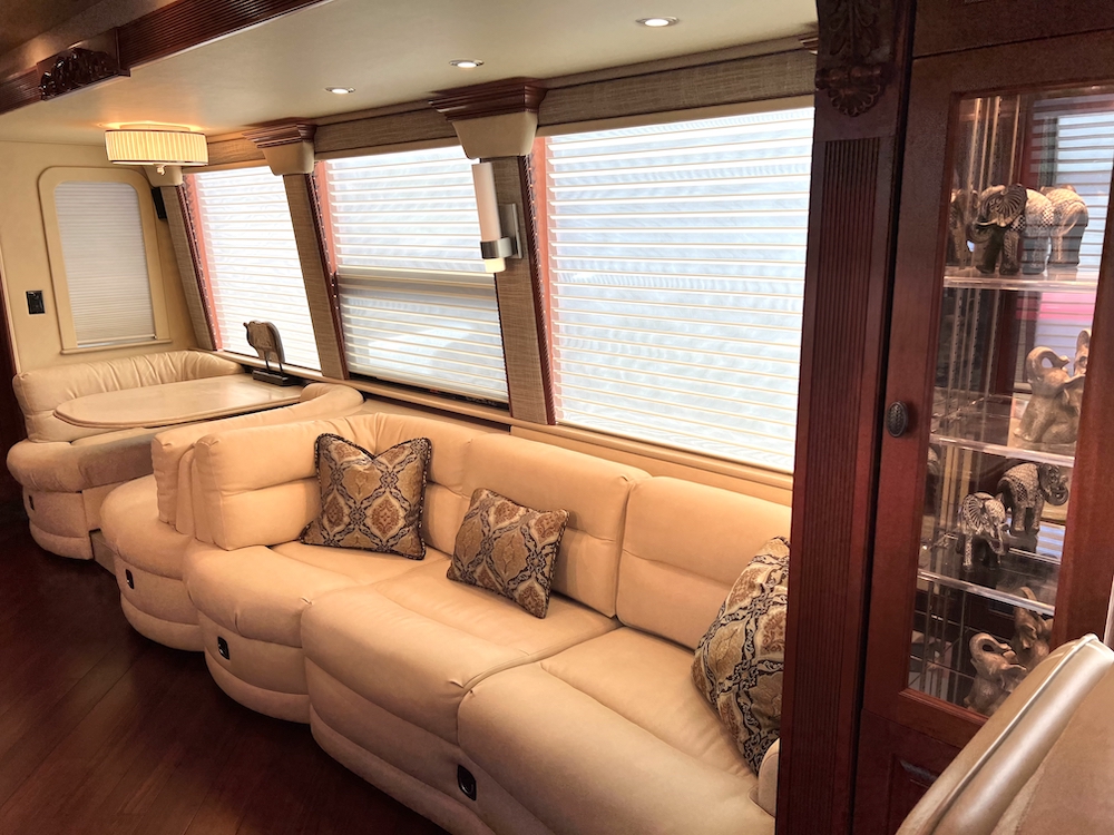 2004 Prevost Royale XLII For Sale