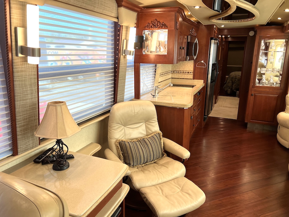 2004 Prevost Royale XLII For Sale