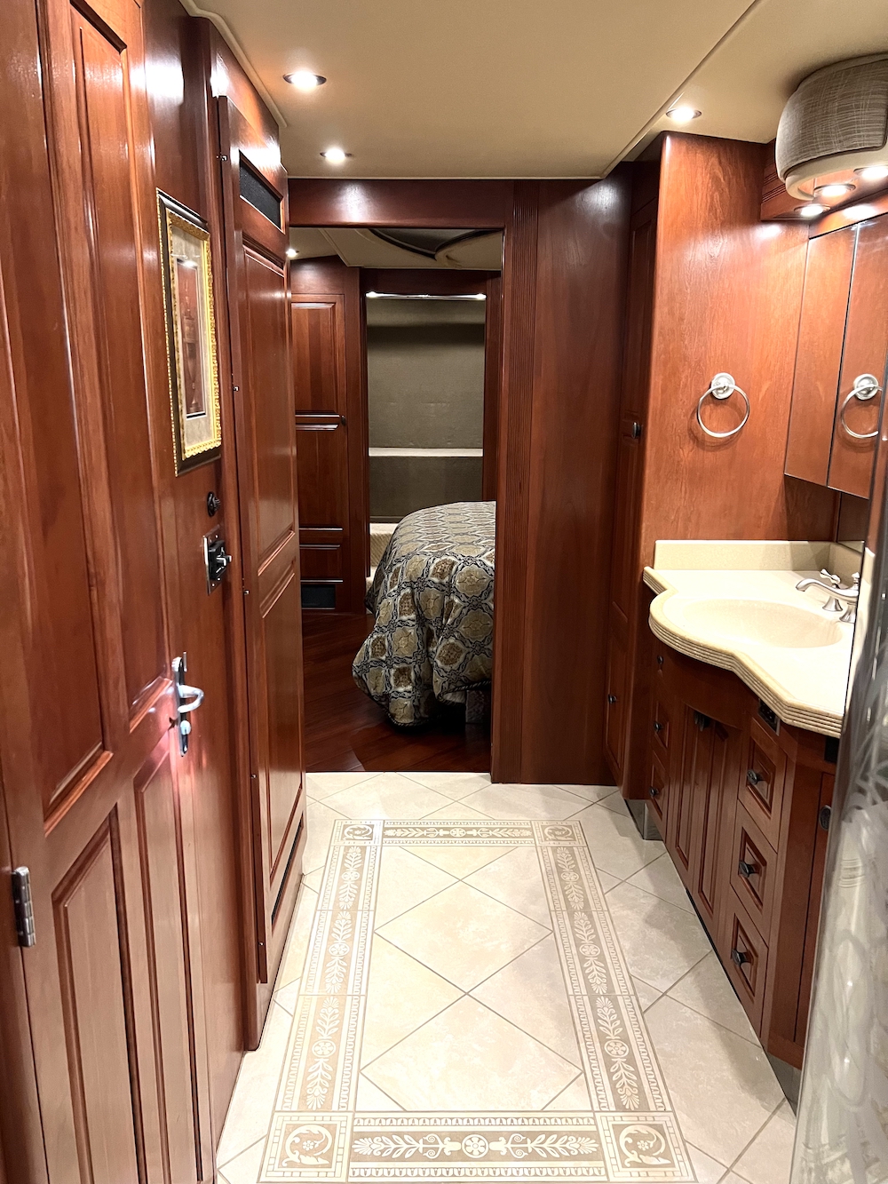 2004 Prevost Royale XLII For Sale