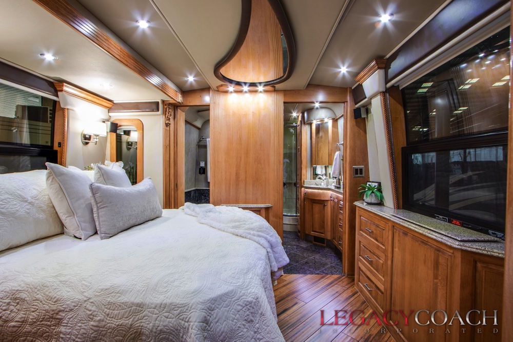 2004 Prevost Royale XLII For Sale