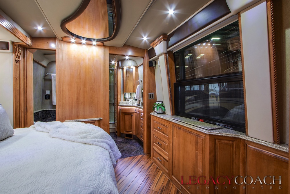 2004 Prevost Royale XLII For Sale