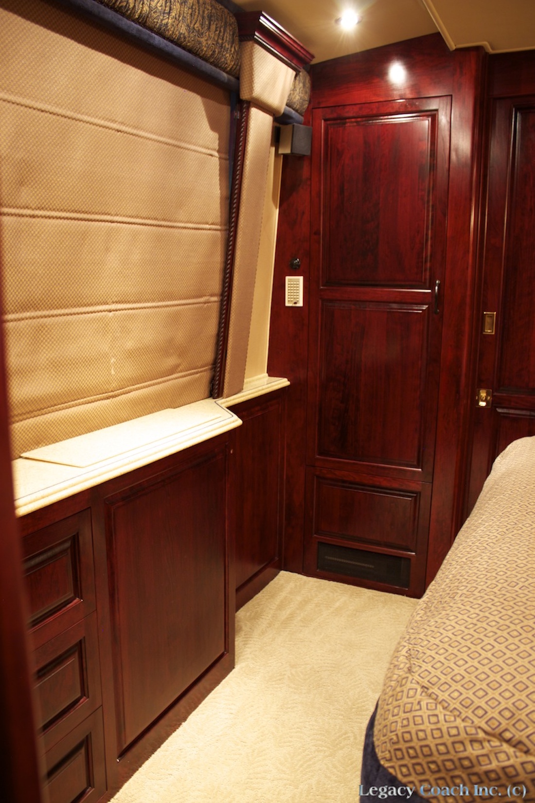 2004 Prevost Royale XLII For Sale