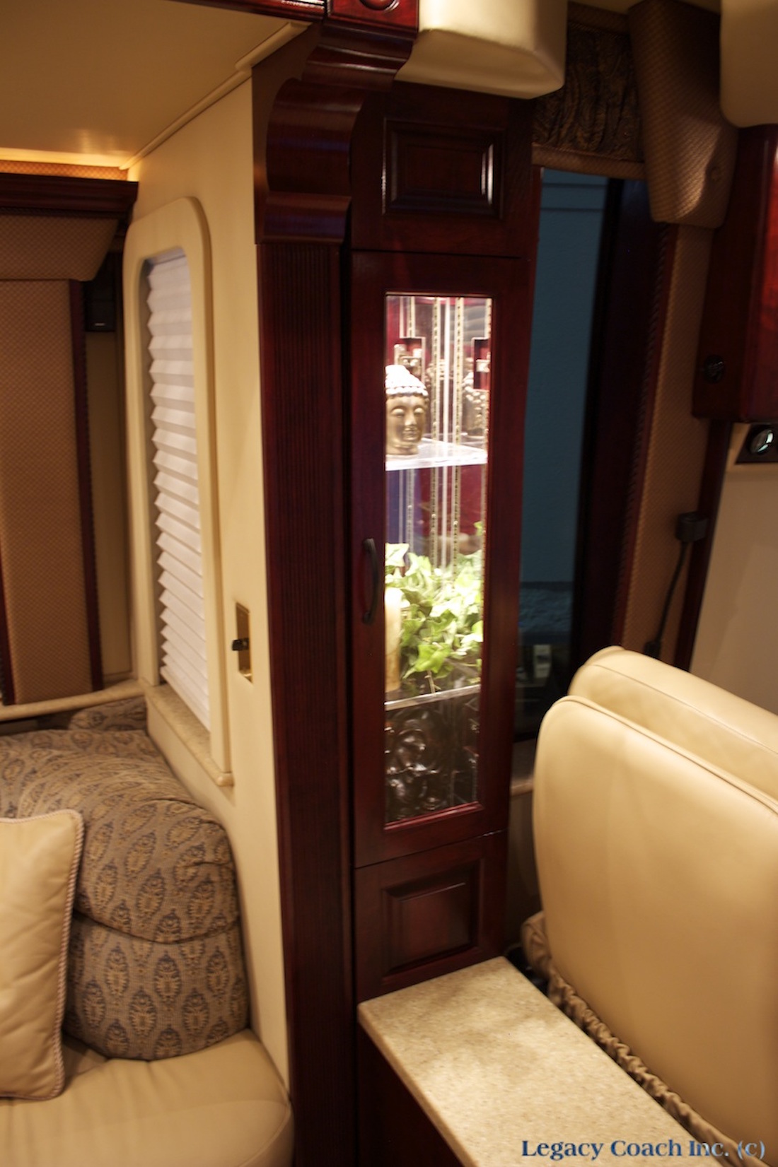 2004 Prevost Royale XLII For Sale