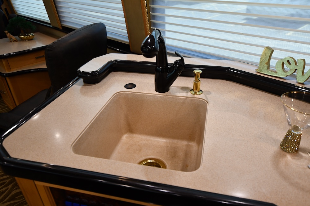 2004 Prevost Royale XLII For Sale