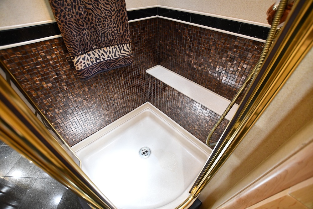 2004 Prevost Royale XLII For Sale